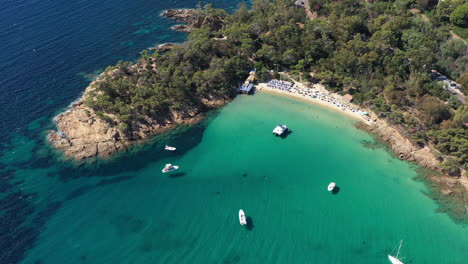 Clear-blue-water-layet-sandy-beach-Cavaliere-le-Lavandou-french-riviera-aerial